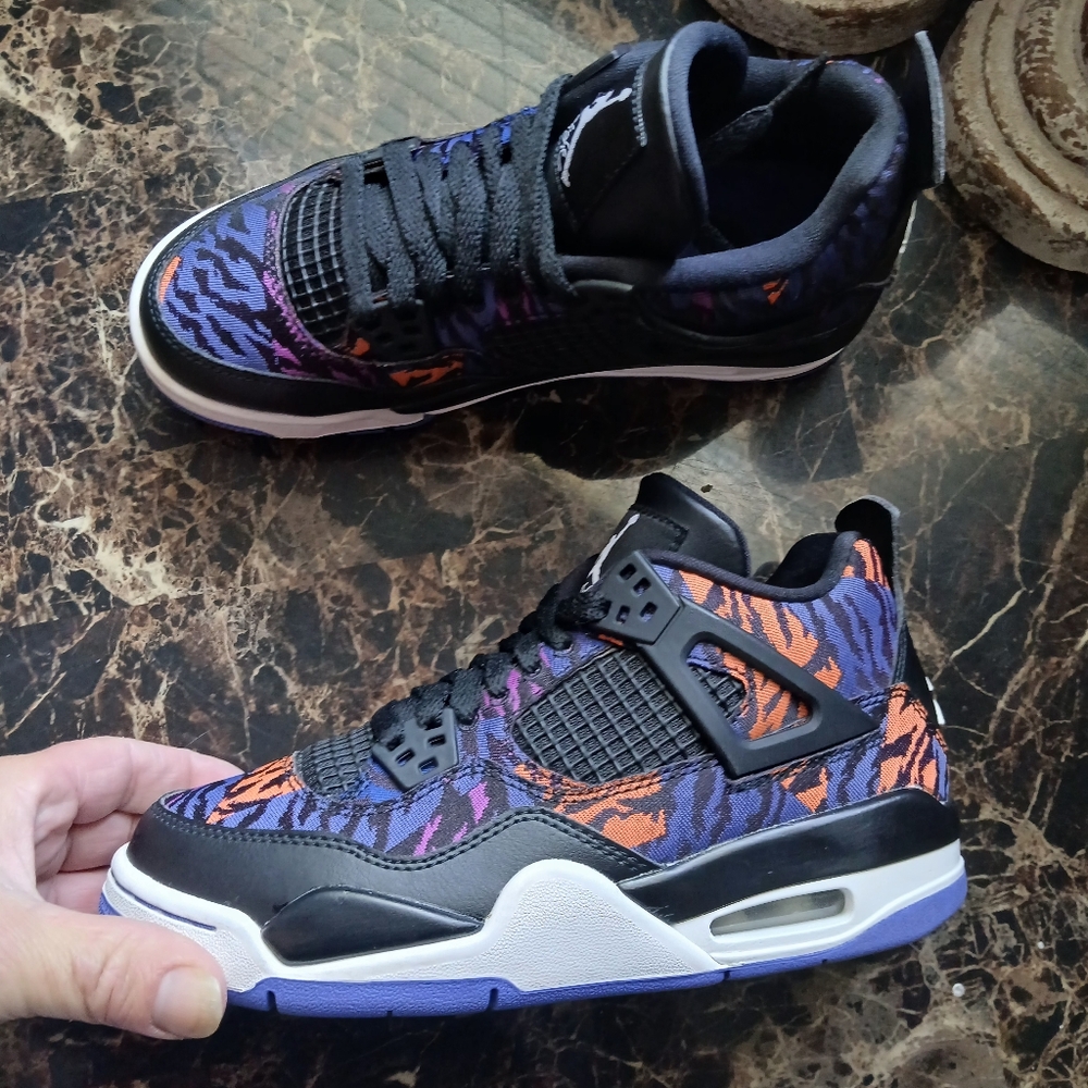 Jordan 4 Retro 'Rush Violet 'Streetwear/Lifestyle Shoes Size 4 Youth/5.5 Women - Picture 5 of 15